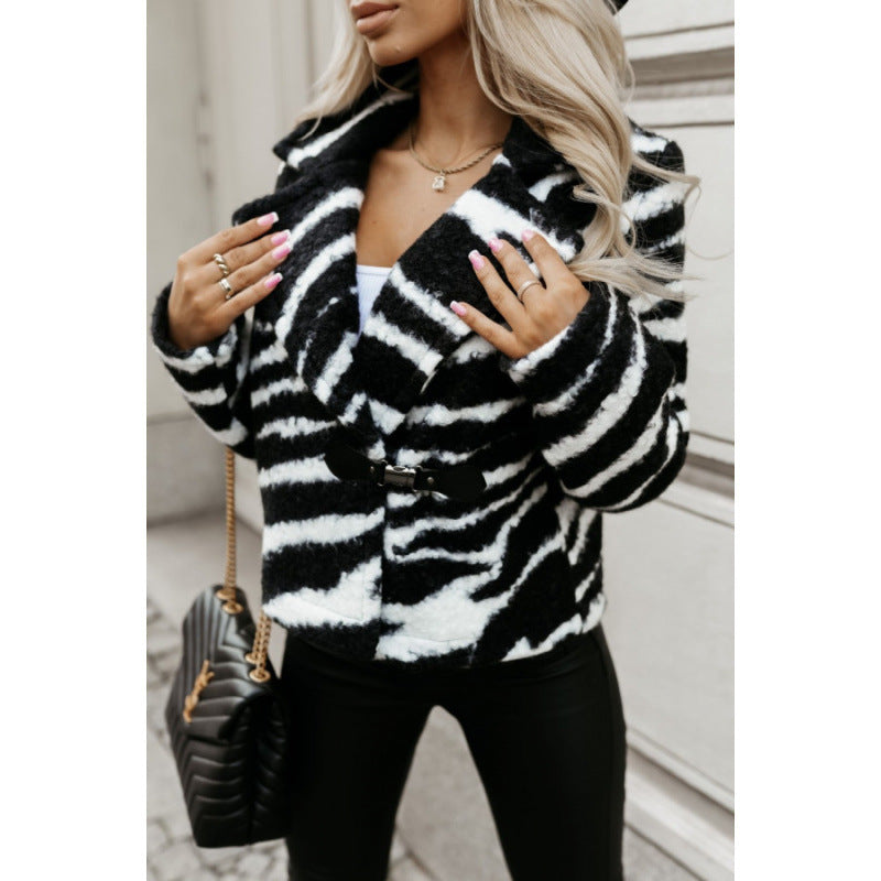 Design fleece jacket for women with leopard print and elegant button detail Lune London