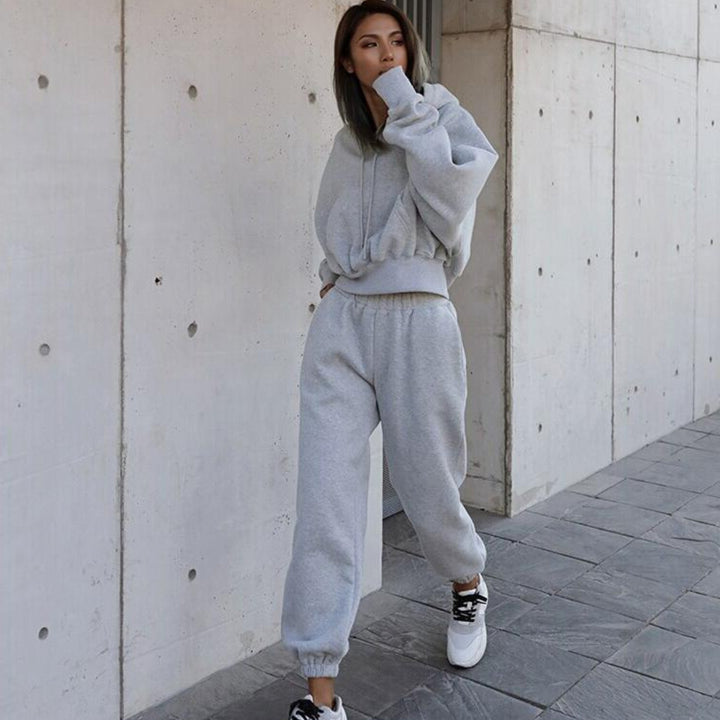 Casual hoodie set for women with a loose fit and practical pockets Lune London