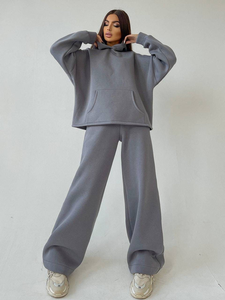 Casual and trendy jogger set for women with oversized hoodie Lune London