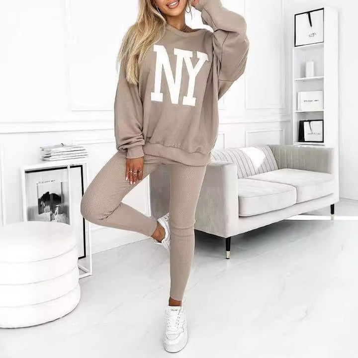 Oversized women's sweatshirt with large letters and matching leggings Lune London