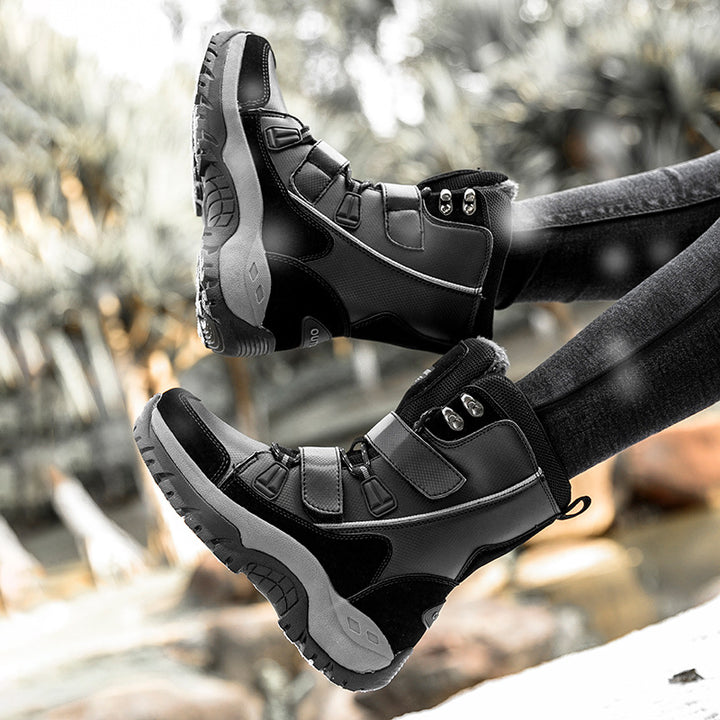 Multifunctional winter boots for women with non-slip sole and insulating inner lining Lune London