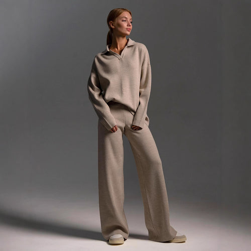 Comfortable lounge set for women with polo collar and loose fit Lune London
