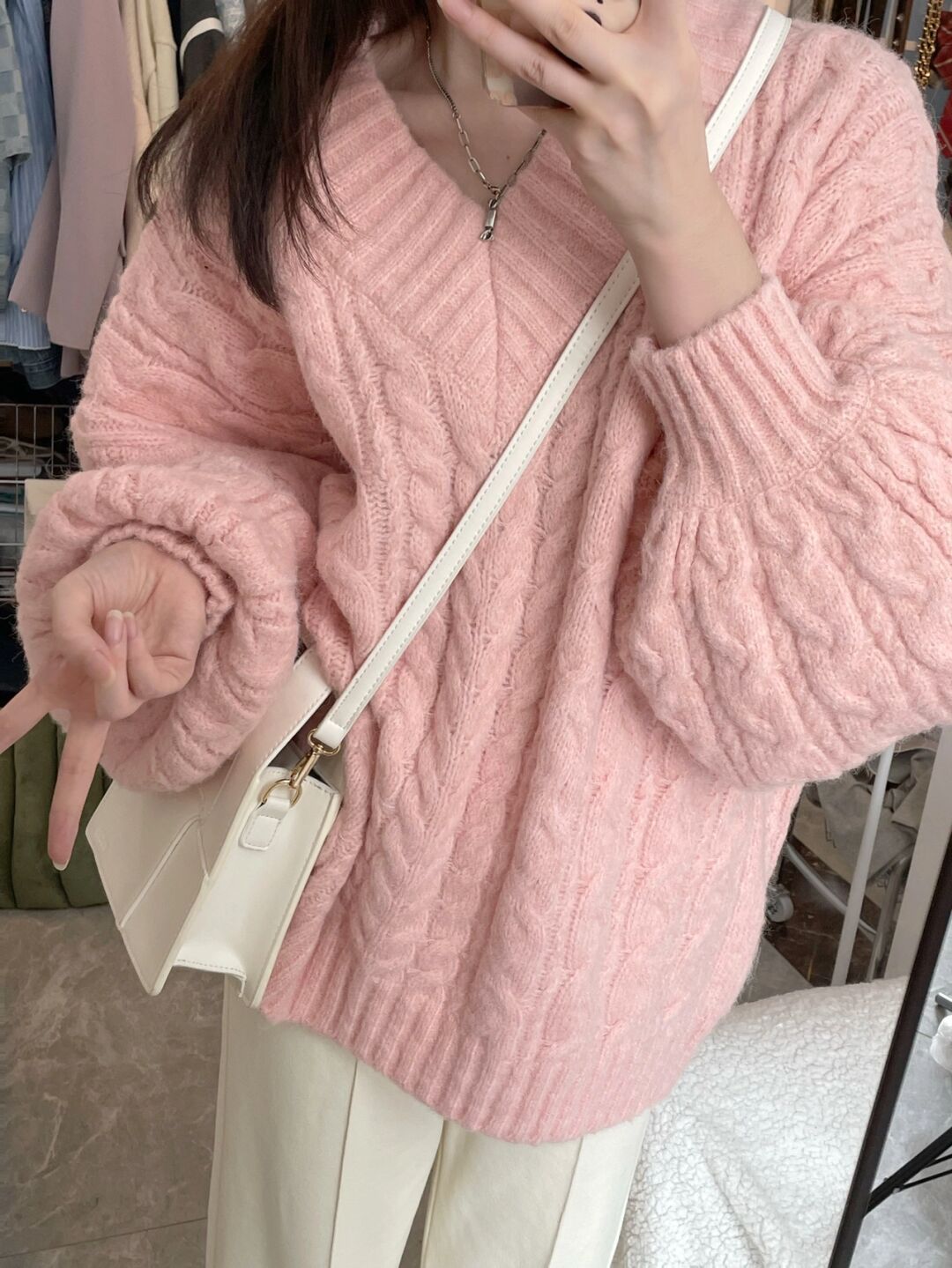 Pull en tricot pour femmes avec motif en câble texturé et manches volumineuses Chic & Stil