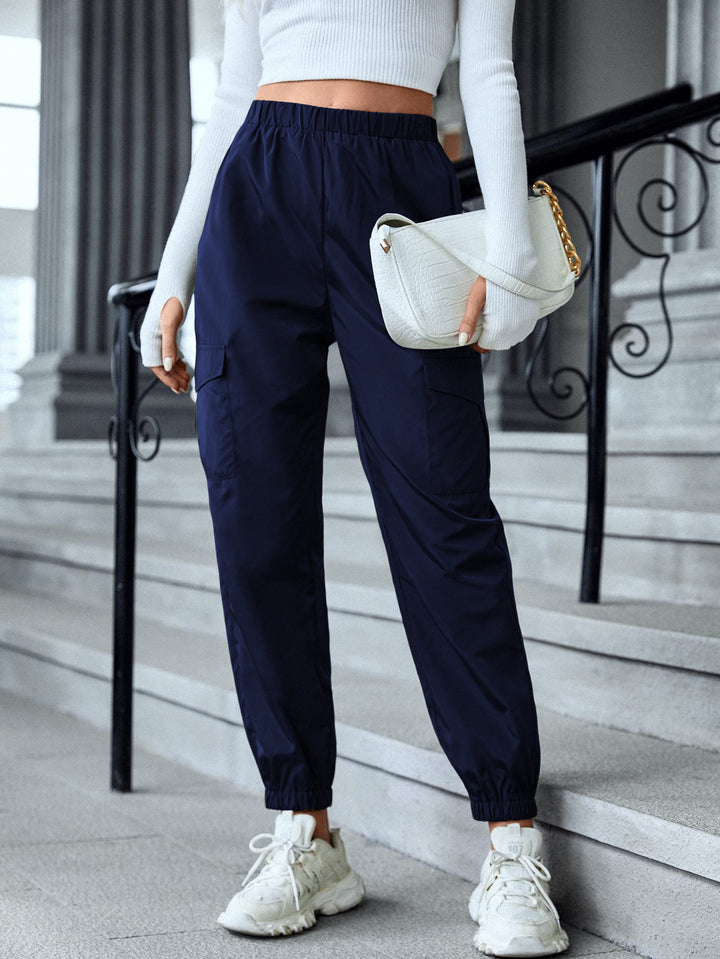 Women's cargo pants with a sporty design featuring an elastic waistband and practical pockets Lune London
