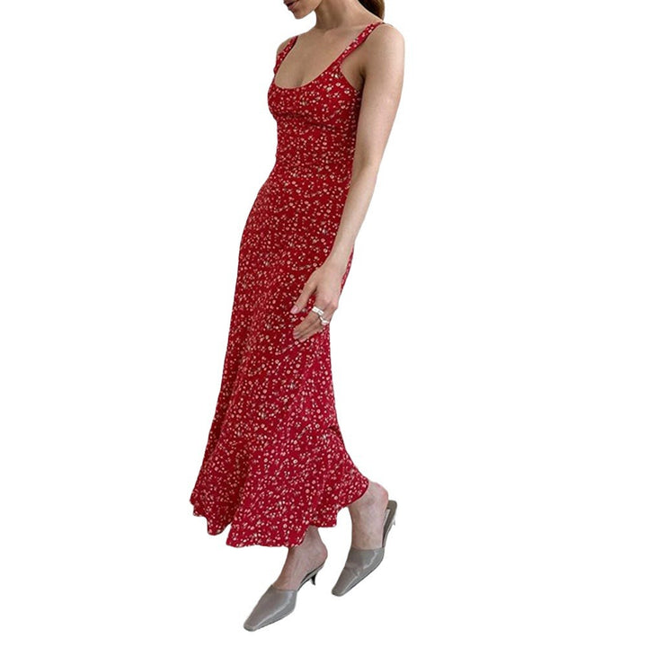 Fitted floral dress for women with spaghetti straps and a flared hem Lune London