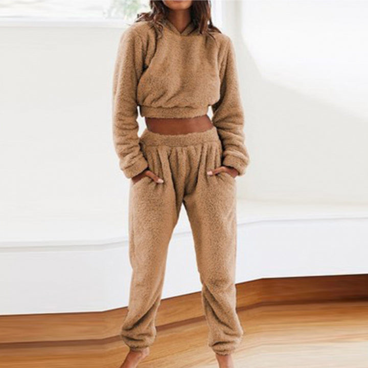 Cozy women's lounge set in soft fleece Lune London