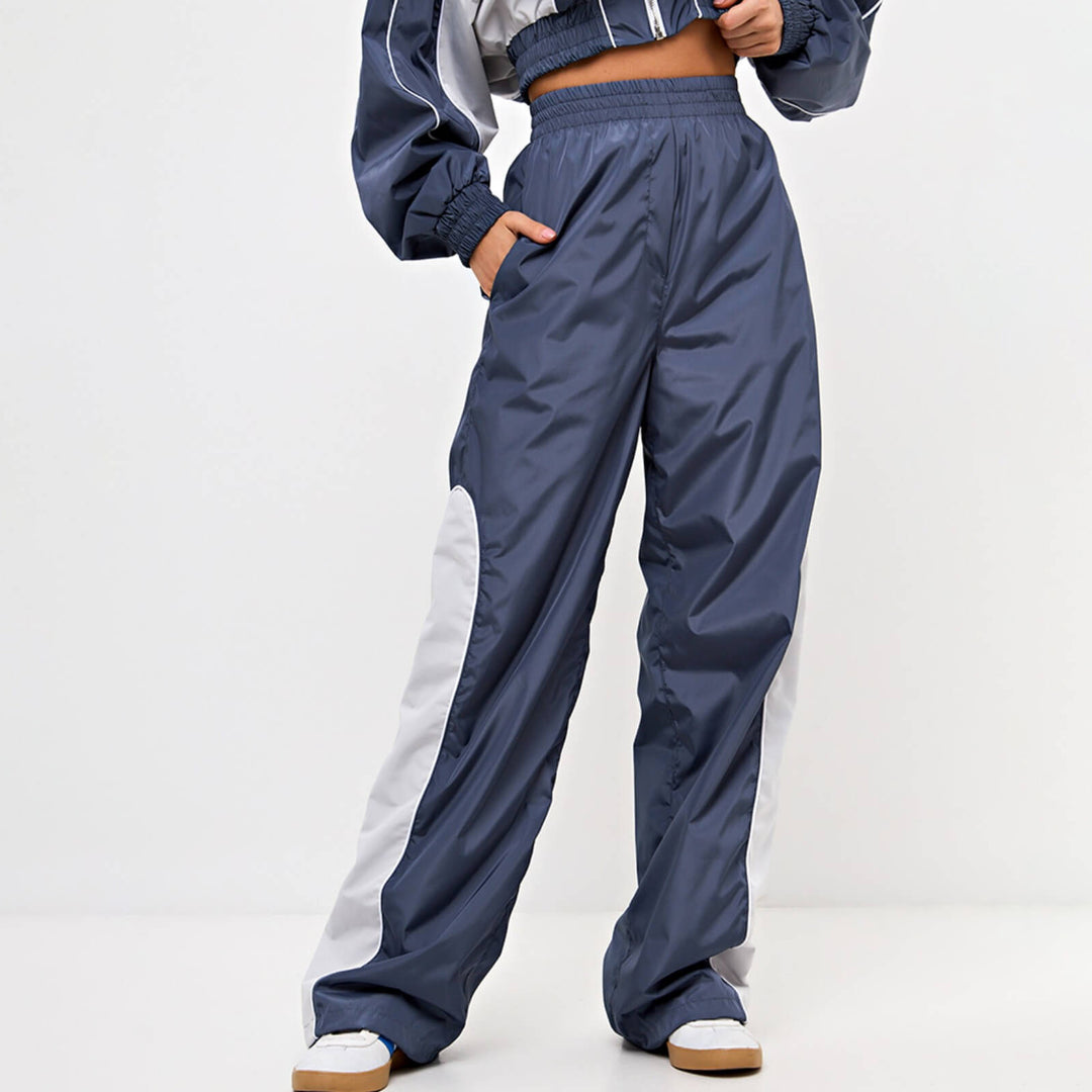 Ladies stylish jumpsuit with elastic waist and practical pockets Lune London