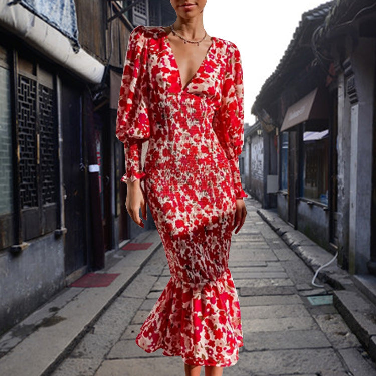 Robes Bodycon pour femmes avec ourlet volanté et motif floral glamour Chic & Stil