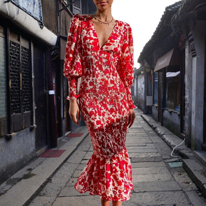 Robes Bodycon pour femmes avec ourlet volanté et motif floral glamour Chic & Stil