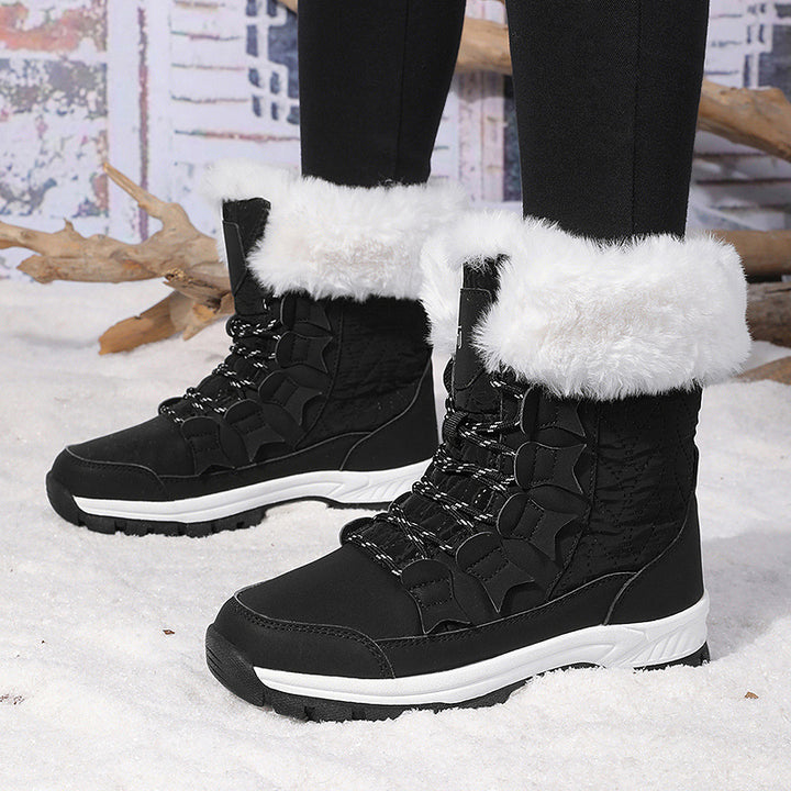 Winter boots for women with insulated faux fur collar and non-slip sole Lune London