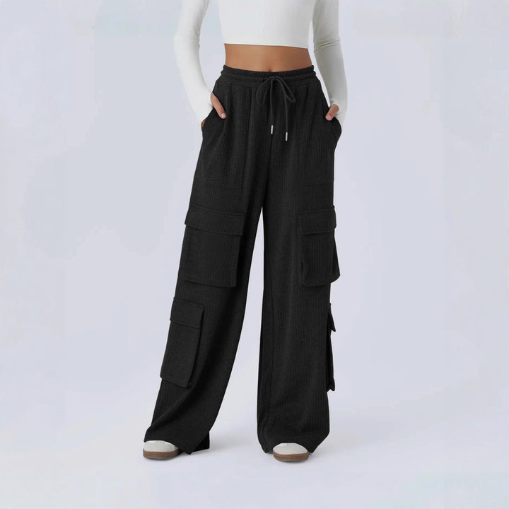 Ladies cargo pants with a wide cut and practical side pockets Lune London