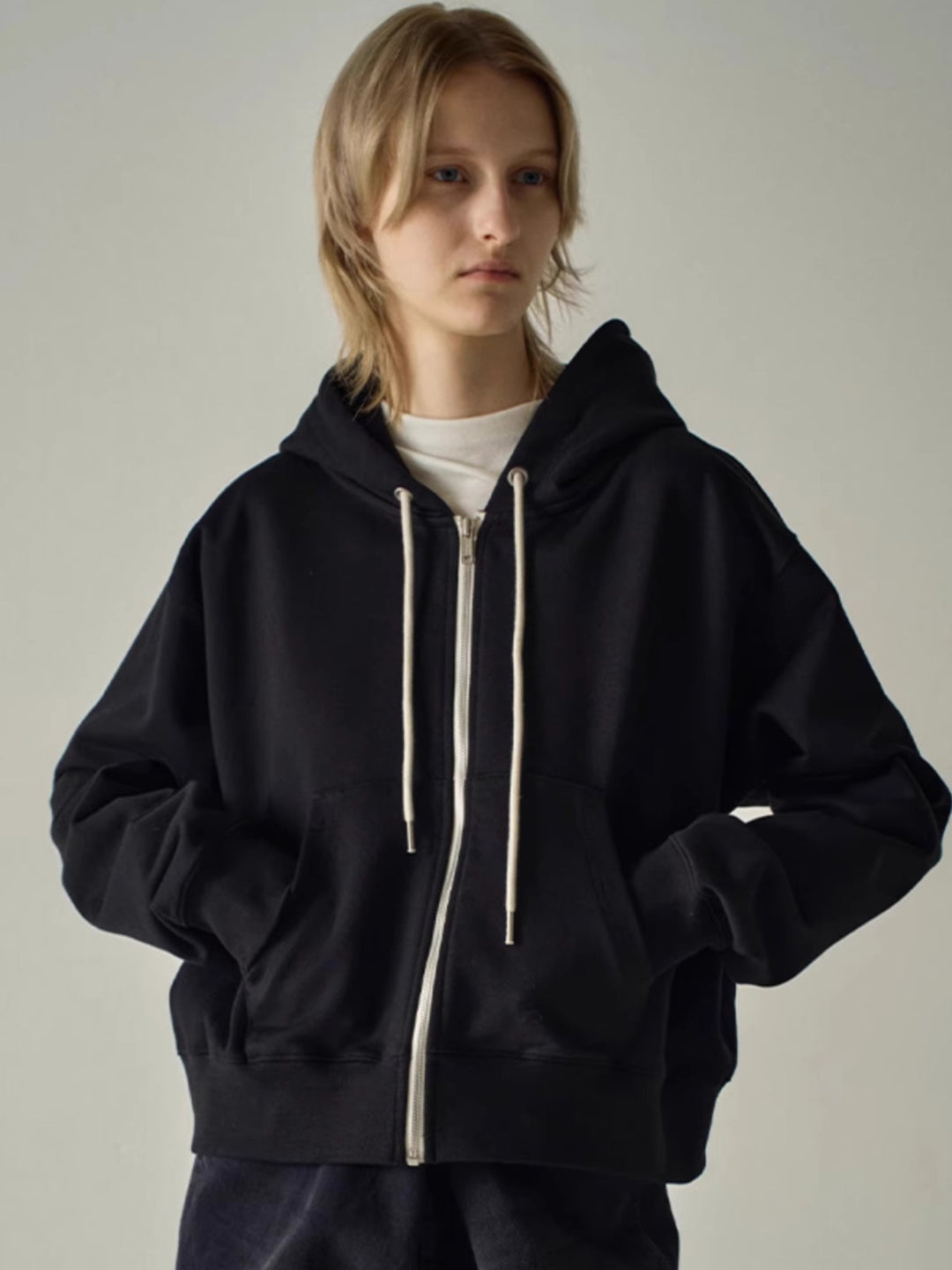 Veste à capuche pour femmes avec zipp et poches latérales Chic & Stil