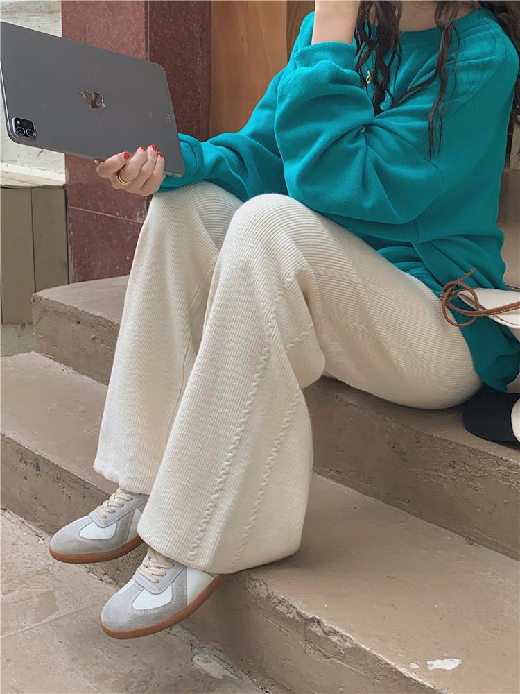 Cardigan en tricot côtelé confortable pour femmes avec un élégant col montant Chic & Stil