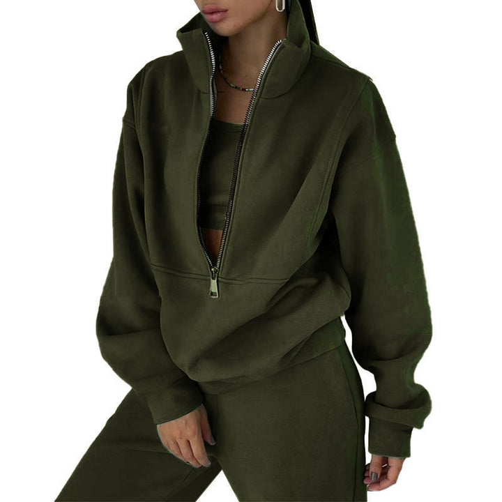 Women's sporty sweatshirt with high collar and practical zipper Chic & Stil
