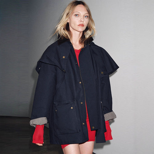 veste de randonnée imperméable pour femmes avec un design de capuche innovant Lune London