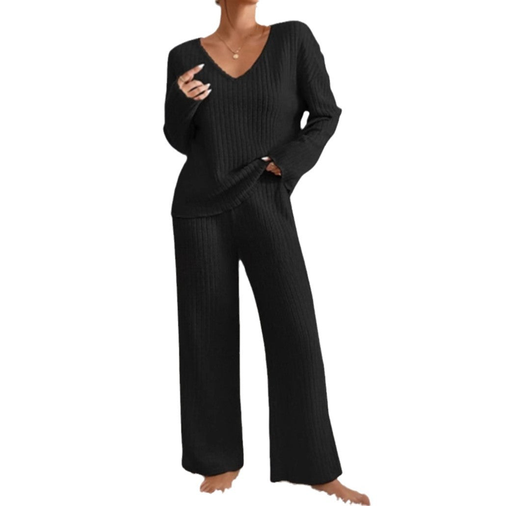 Comfortable set for women with V-neck and wide leg Lune London