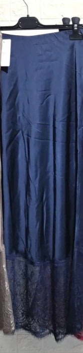 Jupe maxi élégante pour femmes avec finies en dentelle et drapé fluide Chic & Stil