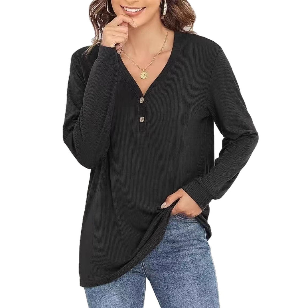 Casual long sleeve t-shirt for women with button placket and fine texture Lune London