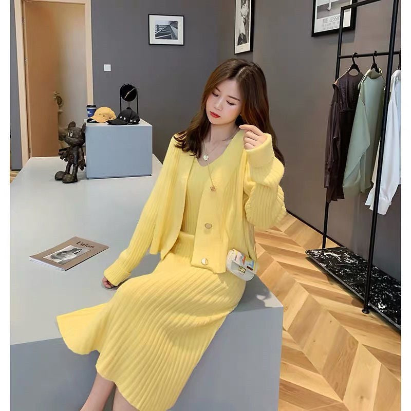 Ensemble en tricot confortable pour femmes avec col en V et détail de bouton tendance Chic & Stil