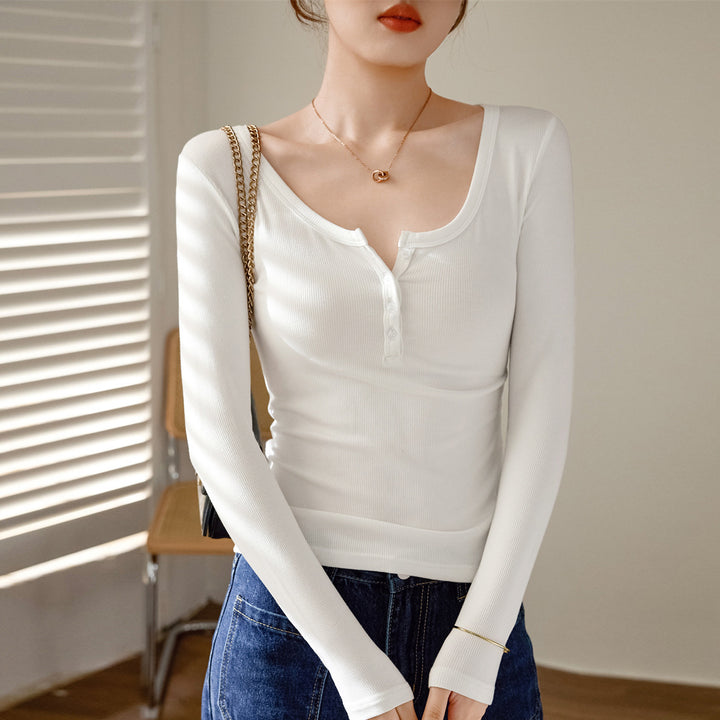 Woman Long sleeve top with deep V-neck and button details Lune London