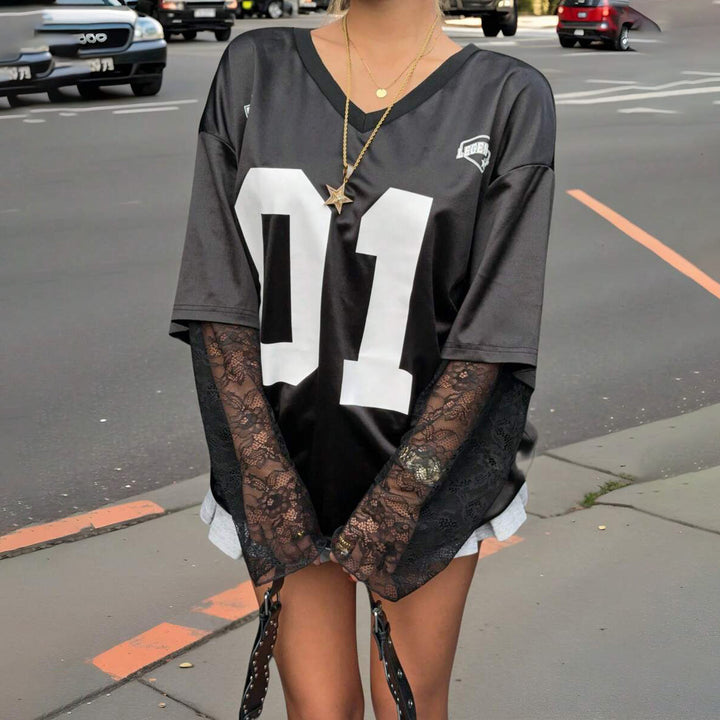 Lune London oversized t-shirt for women Streetstyle with lace sleeves