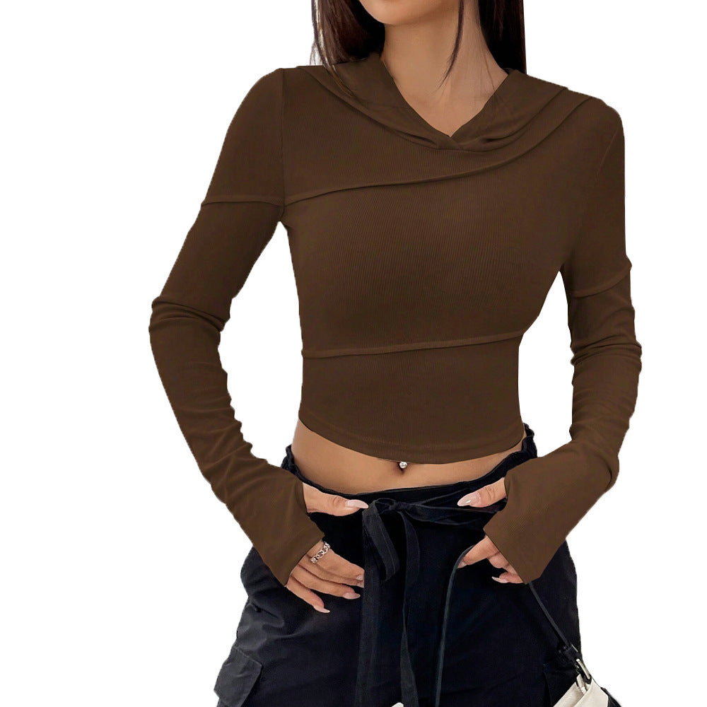 Chic & Stil Women's short top with an elegant hoodie design and long sleeves