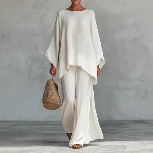 Ladies airy set made of soft fabric with a loose fit Lune London