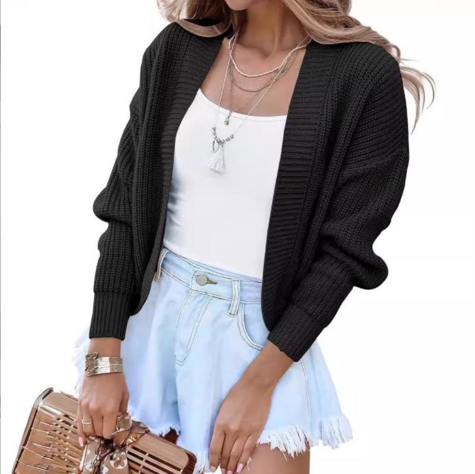 Casual knitted pullover for women with dropped shoulders and loose fit Lune London