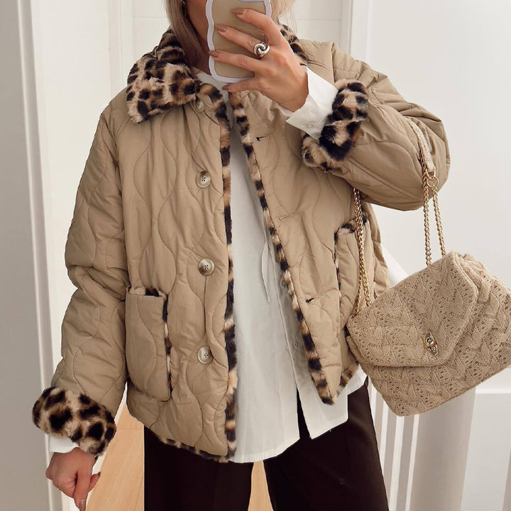 Quilted jacket for women with faux fur collar and practical pockets Lune London