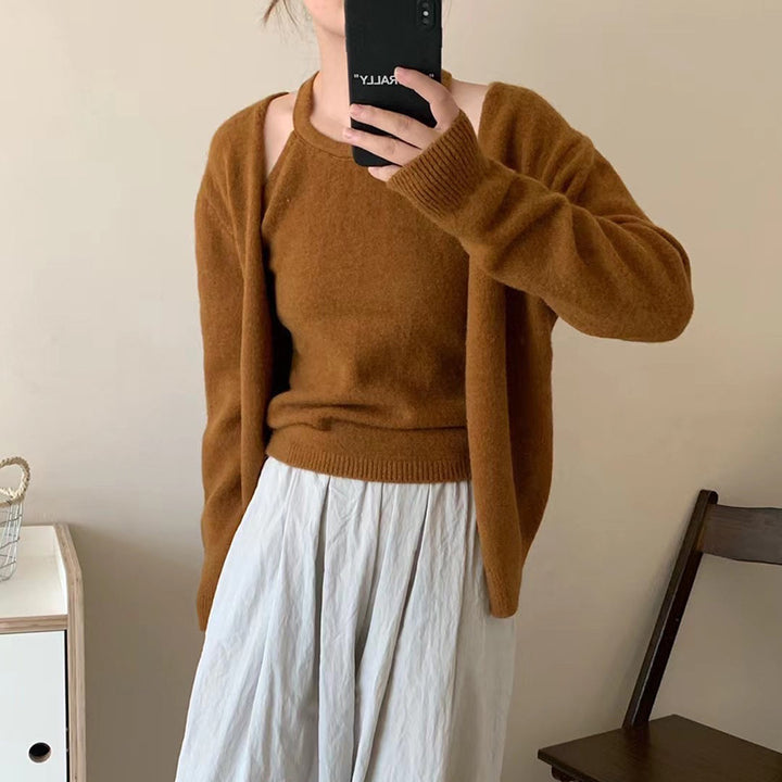 Warm wool cardigan for women with a modern cut and casual sleeves Lune London