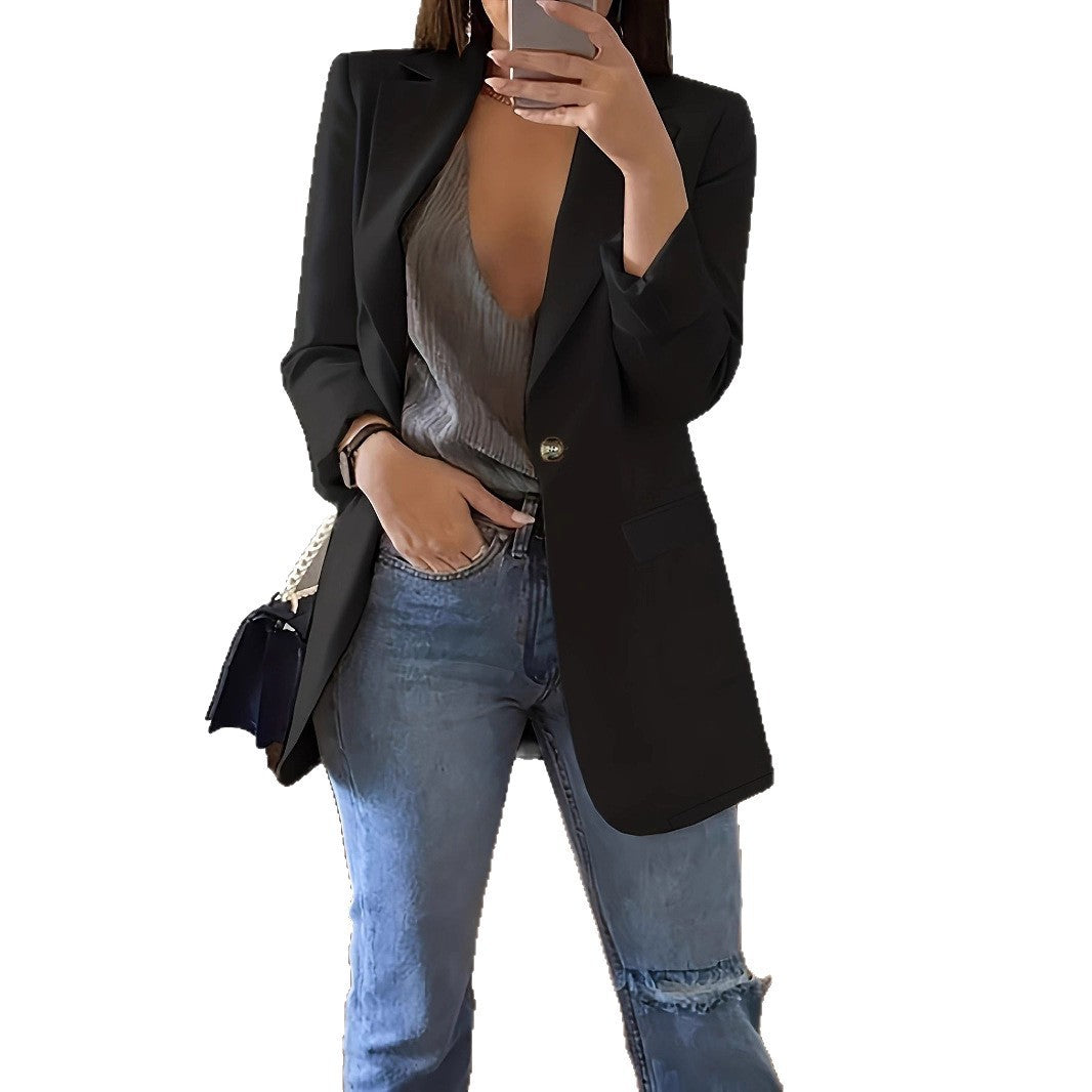 Elegant women's blazer with a sleek silhouette and practical pockets Lune London