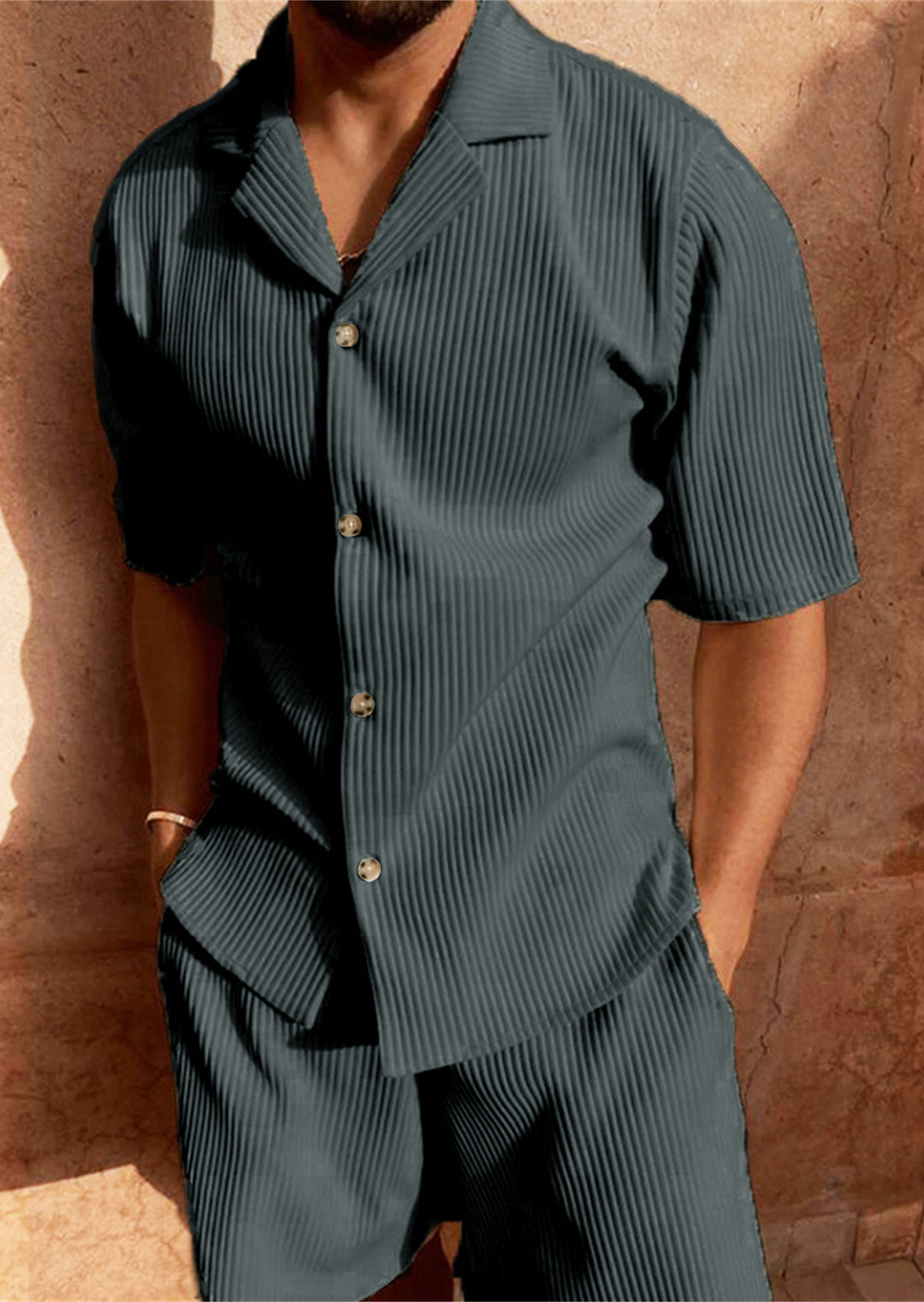Short-sleeved shirt for men and shorts with structured design Lune London
