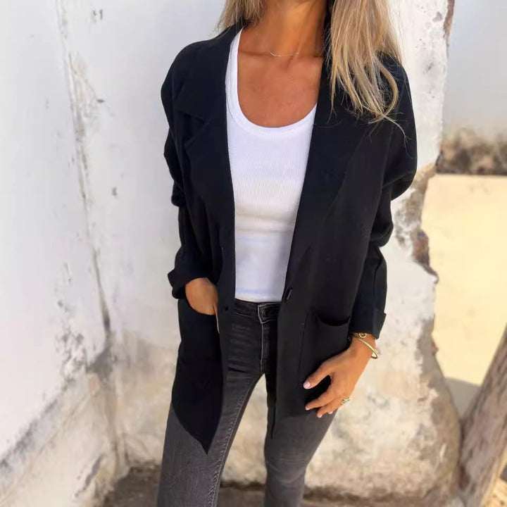 Women Elegant oversized blazer with relaxed fit and practical pockets Lune London