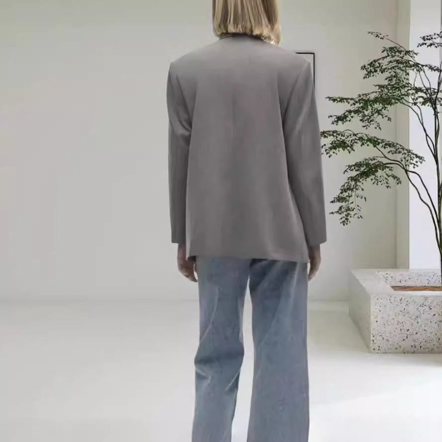 Oversized jacket for women with an elegant silhouette and decorative buttons Lune London