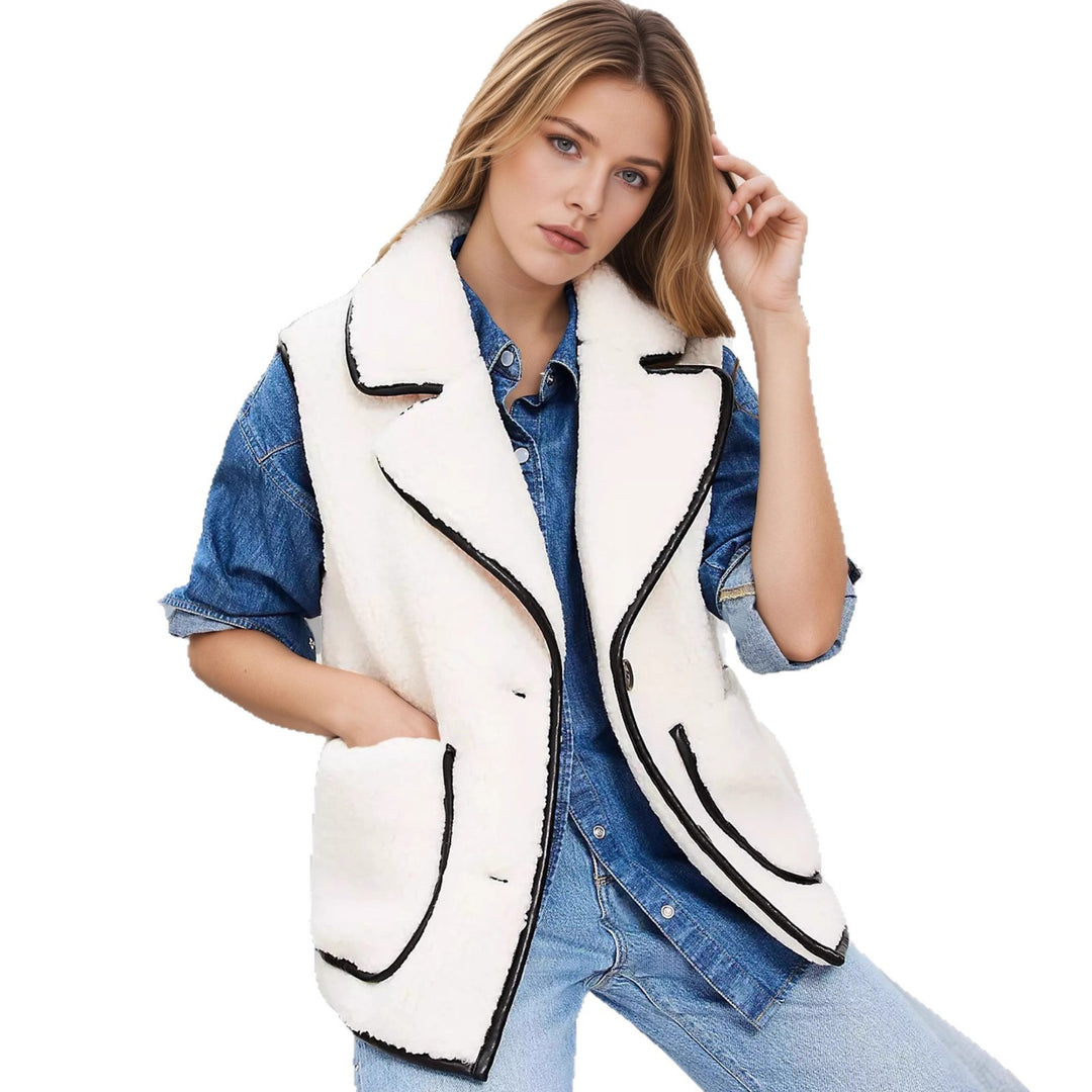 Elegant boucle style women's cardigan with practical pockets Lune London