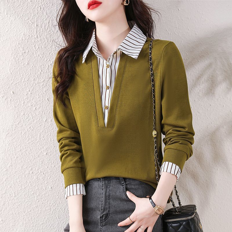 T-shirt polo élégant pour femmes avec col à capuche moderne et détails de boutons fins Chic & Stil
