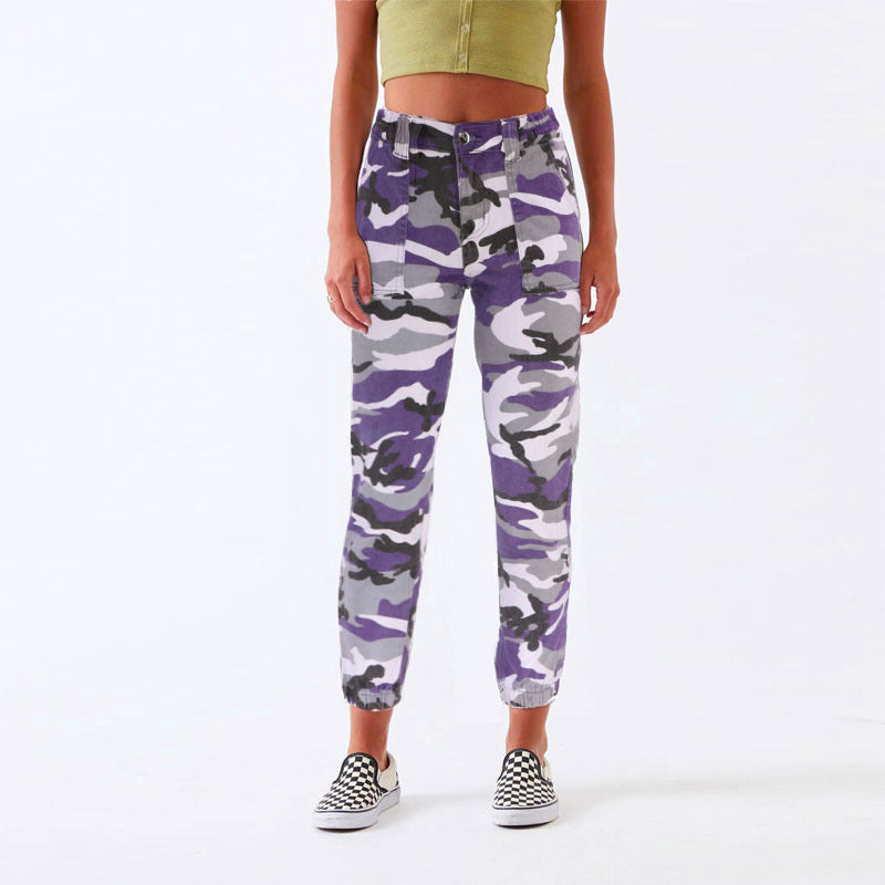 Fashion high-waisted jeans for women with elastic waist and practical side pockets Lune London