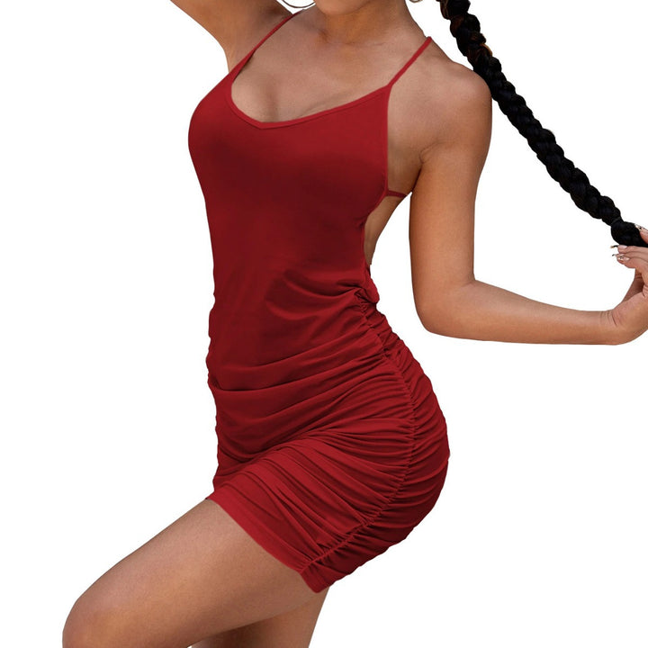Robe mini ajustée pour femmes avec des détails de volants asymétriques Chic & Stil
