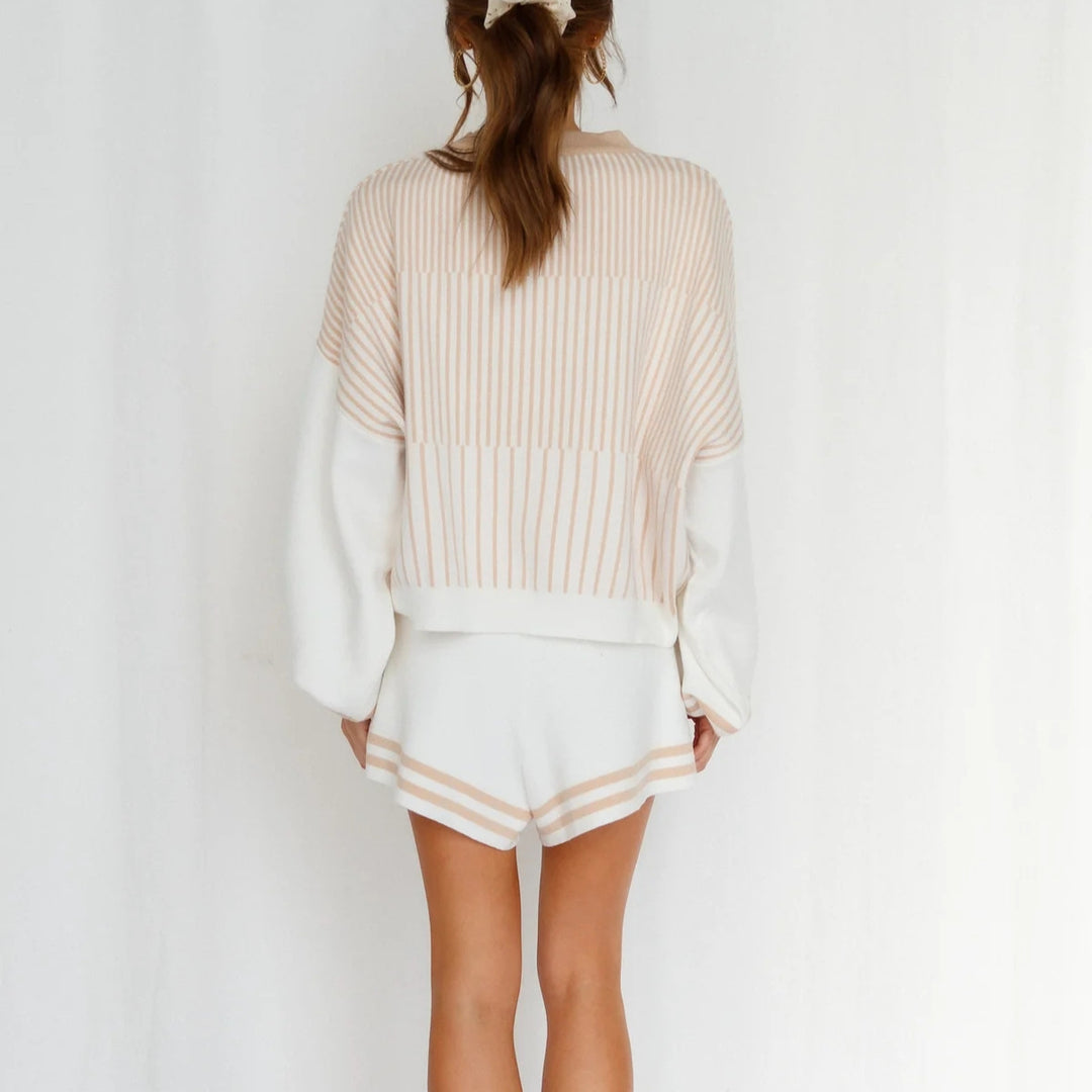 Casual outfit for women with short sleeve sweater and flared sleeve shorts Lune London