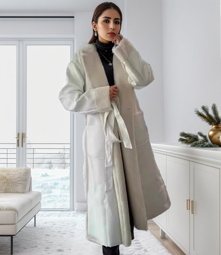 Luxurious bathrobe for women in soft fleece Lune London