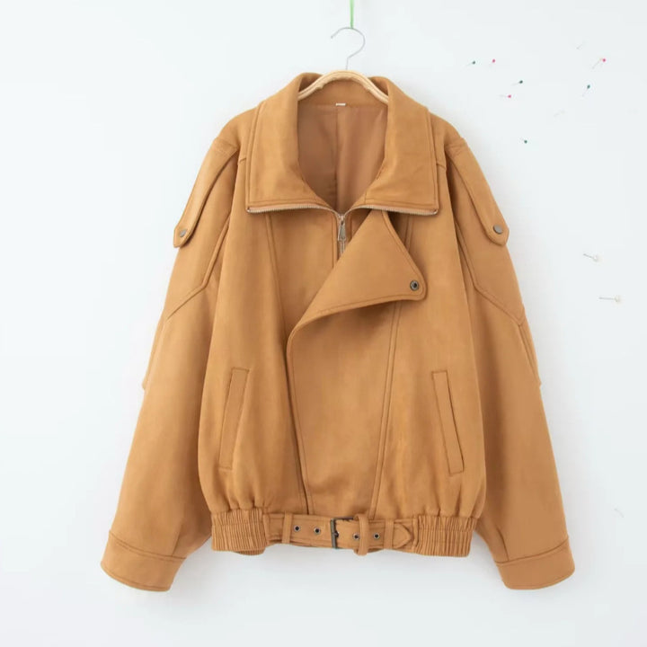 Cropped synthetic leather jacket for women with practical flap pockets and a cinchable belt Lune London