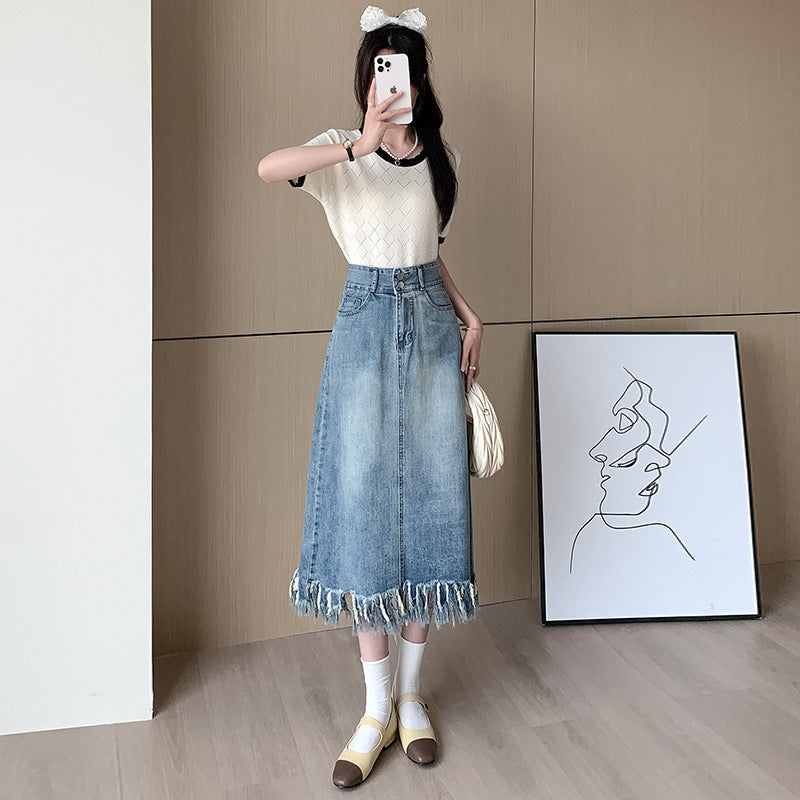 Jupe midi en denim pour femmes avec ourlet frangé Chic & Stil