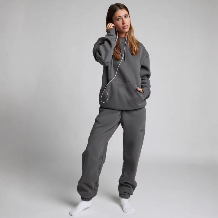 Ladies comfortable hoodie with integrated sleep mask Chic & Stil