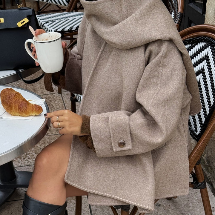 Fashionable wool coat for women with an oversized fit and an elegant lapel Lune London