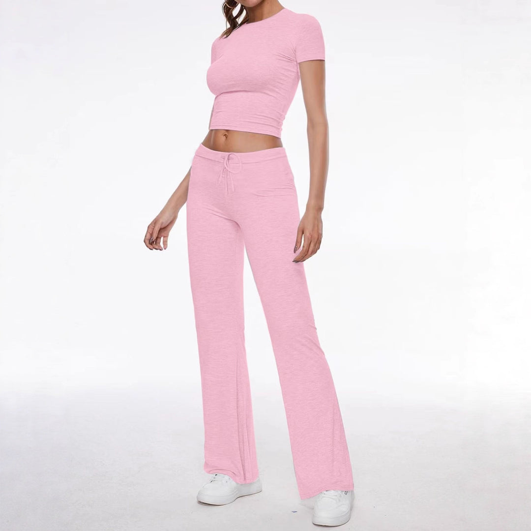 Women's sports set consisting of a crop top and wide pants Lune London
