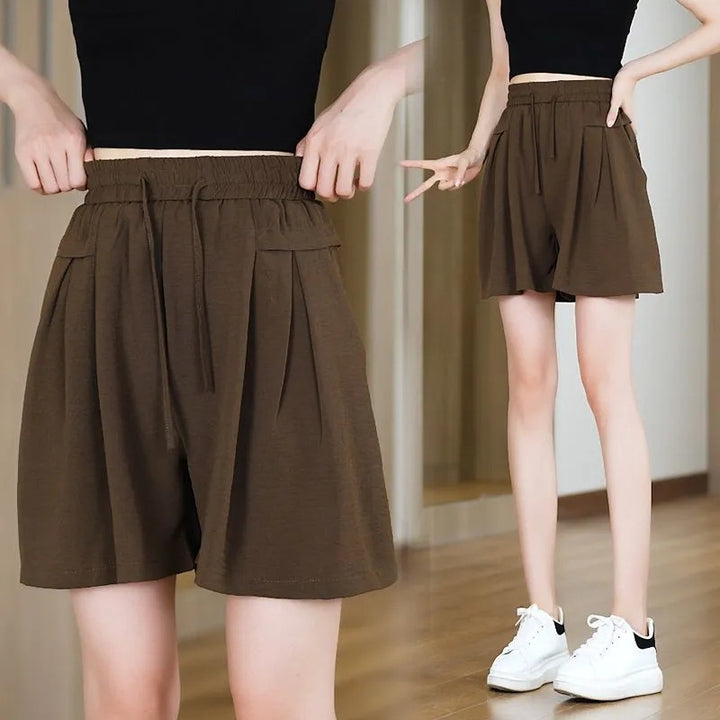 Women's short leisure pants with elastic waistband and practical side pockets Lune London