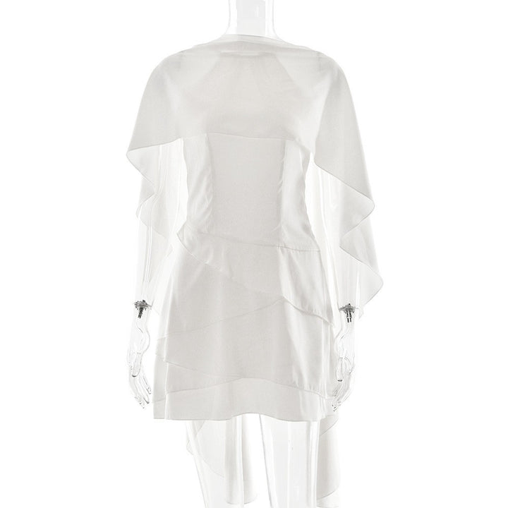 Robe Mini Élégante pour Femmes avec Drapé et Détail de Cape Chic & Stil