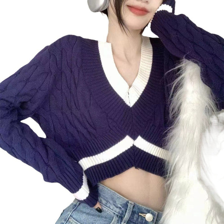 Ladies stylish cropped sweater with V-neck and diamond pattern Lune London