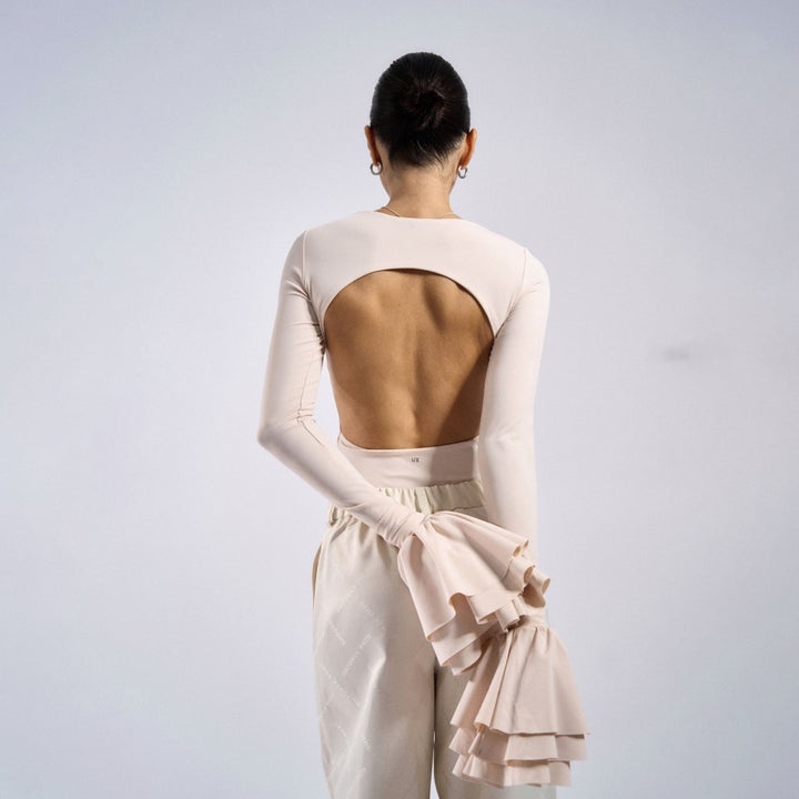 Long sleeve top for women with an open back and voluminous sleeves Lune London