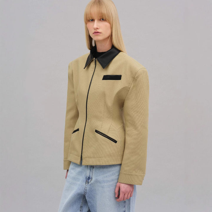 Trendy women's short jacket with contrasting collar Lune London